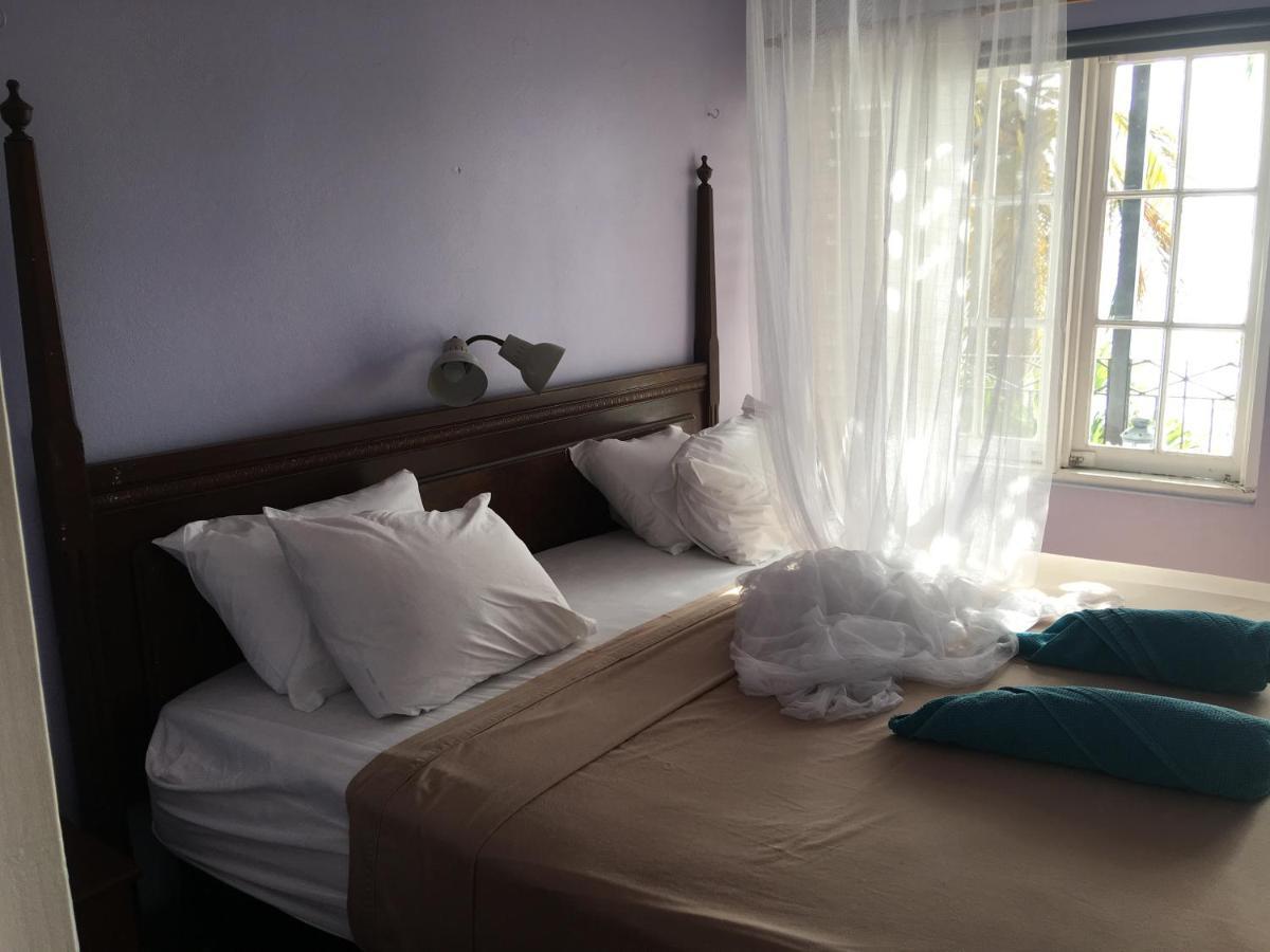 Green Roof Inn Hillsborough  Bagian luar foto