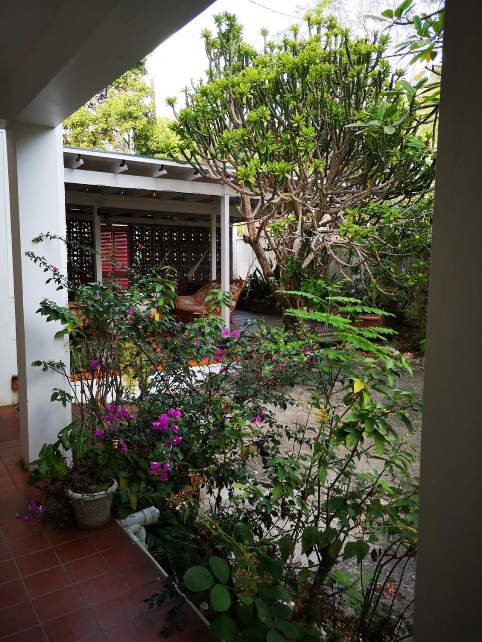 Green Roof Inn Hillsborough  Bagian luar foto